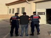 Anne ve babasını öldüren, 2 kuzenini de yaralayan şüpheli tutuklandı