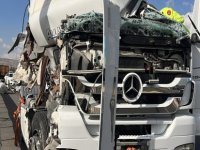 Kuzey Çevre Yolu'nda TIR, otomobil ve kamyonet çarpıştı: 3 yaralı