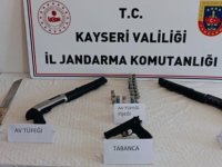 Yeşilhisar'da Tarlada Uyuşturucu ticareti yapan mevsimlik işçi Yakalandı 