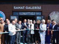BÜYÜKKILIÇ, AV. NEŞE ÖZHASEKİ’NİN RENKLERİN DİLİ RESİM SERGİSİ’NİN AÇILIŞ TÖRENİNE KATILDI