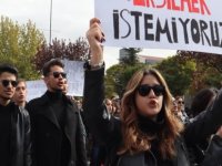 Eşi tarafından öldürülen Meliha için,Erü'de öğrenciler pankartlarla yürüdü