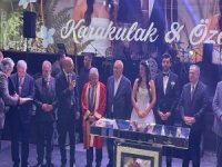 CHP İl Başkanı Ümit Özer oğlunu evlendirdi!