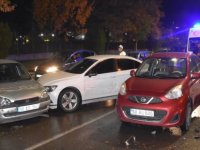 Sivas'ta 5 otomobilin karıştığı zincirleme kazada 1 yaralı