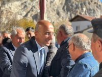 CHP Kayseri Milletvekili Aşkın Genç’e dert yanan emekli yurttaş, “Kolumu kessinler daha oy verirsem