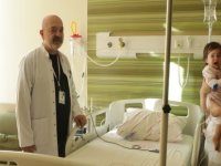 15 aylık bebeğin yemek borusuna kaçan pil ve lego parçası, 3 saatlik operasyonla çıkarıldı