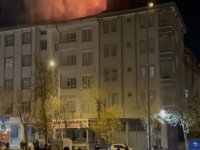 Nevşehir’de 4 katlı binanın çatısında yangın