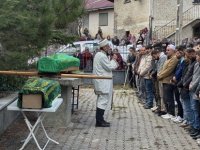 Polis eşi tarafından öldürülen kadın ile 2 çocuğu, Çankırı'da toprağa verildi