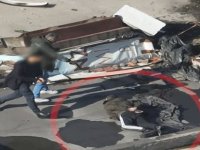 Tartıştığı babasını bıçaklayarak öldürdü; işletmenin çatısında yakalandı