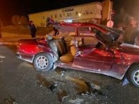 Ürgüp'te Kayserili gençler Otobüs ile çarpıştı: 2 ölü, 3 yaralı