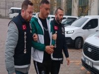 Ağabeyini Kanepede uzanma kavgasında bıçaklayarak öldürdü