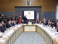 'TRAFİKTE ARACI DURDURANA 3 YIL HAPİS'