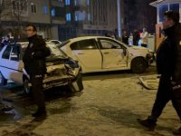 2'Si yaya 4 kişi yaralandı; kızının yaralandığını duyan baba tepki gösterdi