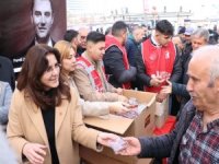 CHP Kayseri İl Başkanlığı,Ferdi Zeyrek ve Gülşah Durbay anısına vatandaşlara lokma ikram etti