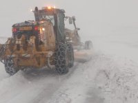 Büyükşehir'den Karla Mücadele: 61 Mahalle Yolu Ulaşıma Açıldı