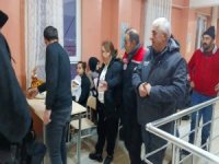 Sarız'da kar nedeniyle yolda kalanlar yurtlarda misafir edildi