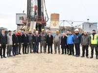 Vali Çiçek ve Başkan Büyükkılıç, Elmalı Jeotermal Kaynaklı Sera OTB’yi inceledi