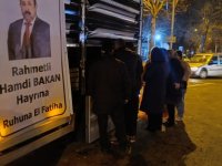 Ahmet Bakan merhum babası Hamdi Bakan adına 30 ton mandalina ile çorba dağıttı