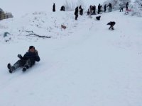 Kayseri'de okullar tatil oldu; Beleş Tepe öğrencilerle doldu