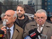 Hacıbektaş Kültür Derneği Kayseri Şubesi, CHP İl binası önüne siyah çelenk bıraktı