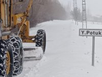 Büyükşehir, Kırsal Kesimlerde Etkili Olan Kar Yağışında 47 Mahalle Yolunu Ulaşıma Açtı