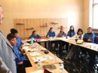 GENÇLER BU KAMPTA İNGİLİZCEYİ YAŞAYARAK ÖĞRENİYOR