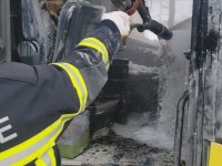 Anbar Mahallesi'nde park halindeki otobüs alev aldı