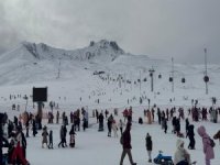 Sömestirin son gününde Erciyes’te yoğunluk