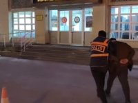 Belsin'de Araç lastiği kesen şüpheli yakalandı