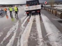 Kayseri'de dolu kazalara sebep oldu, karayolu ulaşıma kapandı