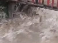 Yahyalı’da sağanak yağış sele neden oldu