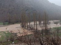 Yahyalı’da sağanak yağış sele neden oldu