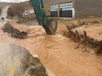 DSİ ekiplerinden sel bölgesinde çalışma