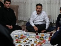 Vali Gökmen Çiçek, Yer Sofrasında Orucunu Açtı