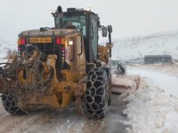Büyükşehir, Kardan Etkilenen 432 Kilometrelik 54 Mahalle Yolunu Ulaşıma Açtı