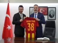 Okandan,Fidan'a Kayserispor Forması hediye etti