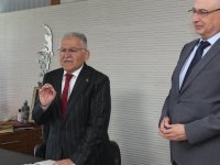 Başkan Büyükkılıç, Kartal Katlı Kavşağı ve Bağlantı Yolları Projesi için sözleşmeyi imzaladı