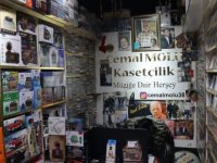 Kayseri’de 19 yıllık kasetçi teknolojiye direniyor