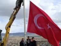 EBİÇ MUHTARLIĞI'NDAN DEV TÜRK BAYRAĞI