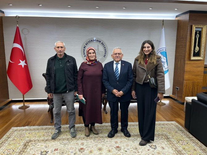 ak-parti-akkisla-kadin-kollari-baskani-fatma-aslankoc-ziyaret-6.jpg